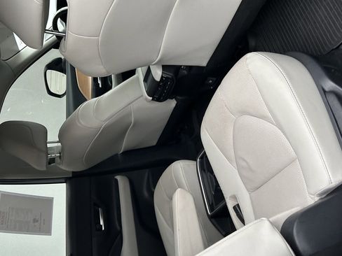 Used 2024 Toyota Grand Highlander Limited image 15