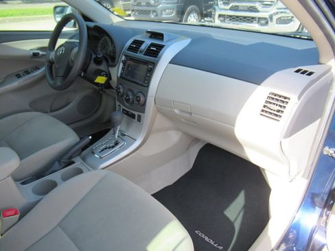 Used 2013 Toyota Corolla LE FWD image 11