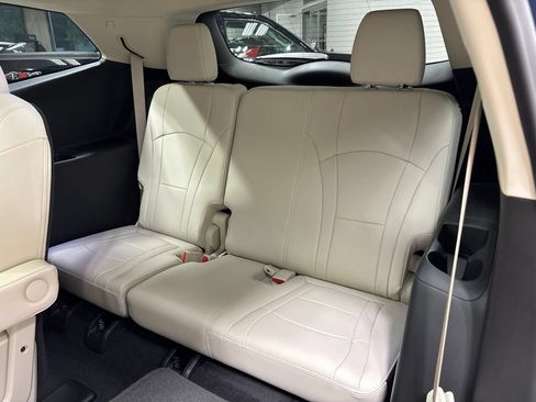 Used 2023 Buick Enclave Essence w/ Experience Buick Package AWD/4WD image 46