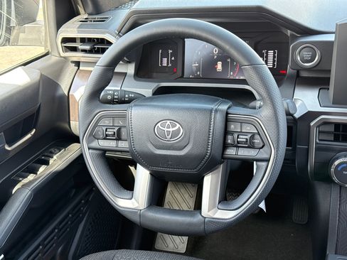 New 2026 Toyota 4Runner SR5 AWD/4WD image 19