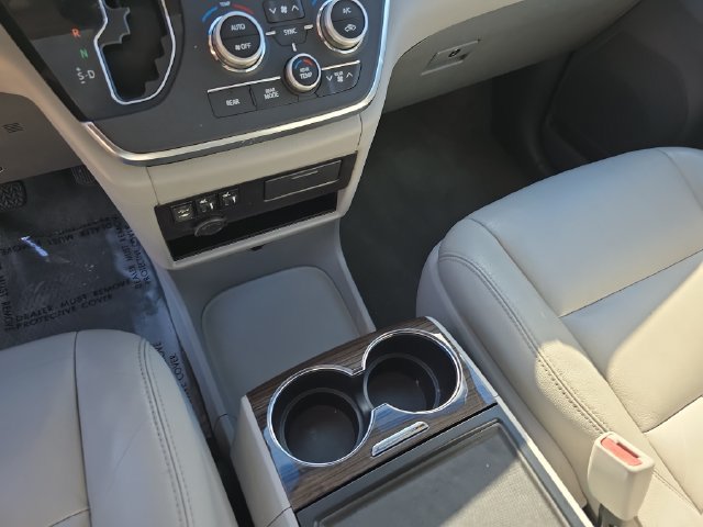 Used 2017 Toyota Sienna XLE FWD image 28