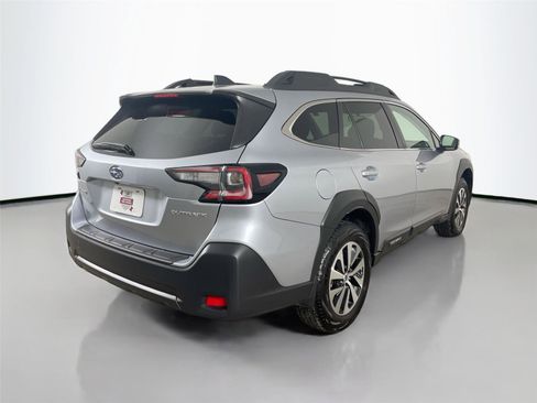 Used 2025 Subaru Outback Premium image 7