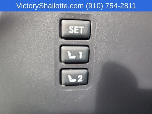 Used 2023 Subaru Ascent Limited AWD/4WD image 18