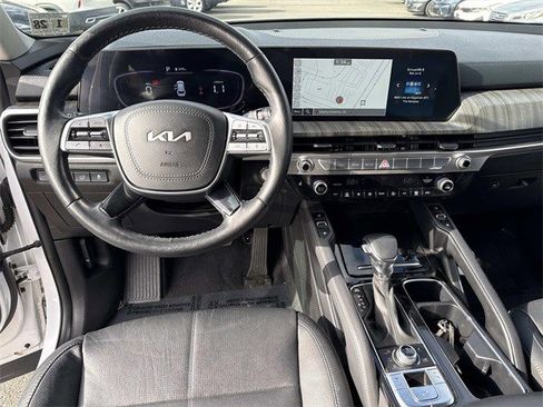Used 2023 Kia Telluride EX w/ EX Captain's Chair Package image 18