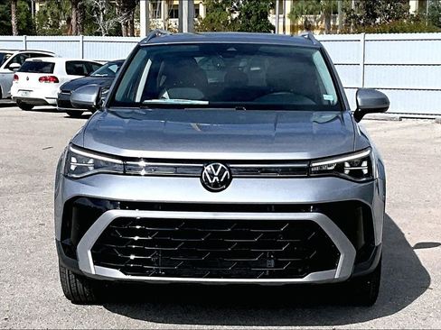 New 2026 Volkswagen Taos SEL image 10