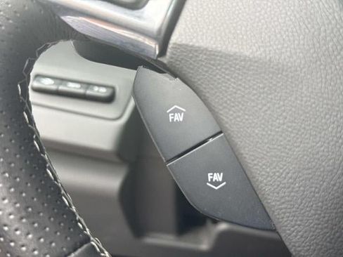 Used 2022 Chevrolet Camaro LT RWD image 24