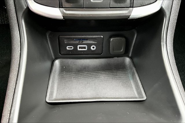 Used 2023 GMC Terrain SLT w/ Tech Package AWD/4WD image 16