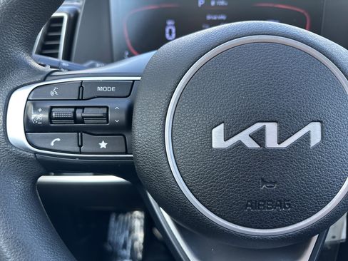 Used 2023 Kia Sportage LX image 14