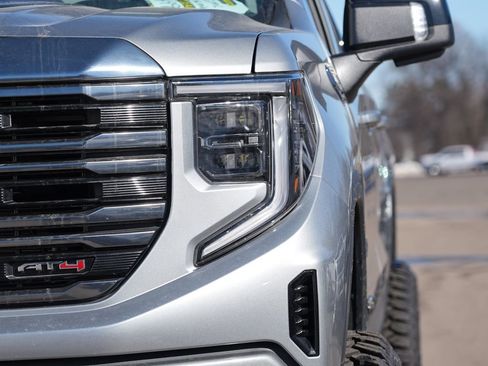 Used 2024 GMC Sierra 1500 AT4 w/ AT4 Premium Package image 10