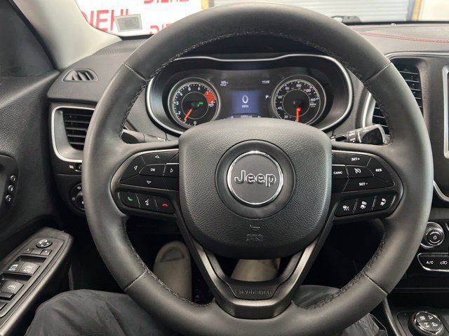 Used 2022 Jeep Cherokee Trailhawk AWD/4WD image 23