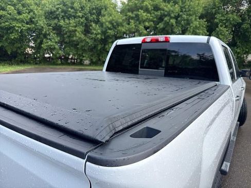 Used 2018 GMC Sierra 1500 SLT w/ SLT Premium Package AWD/4WD image 13