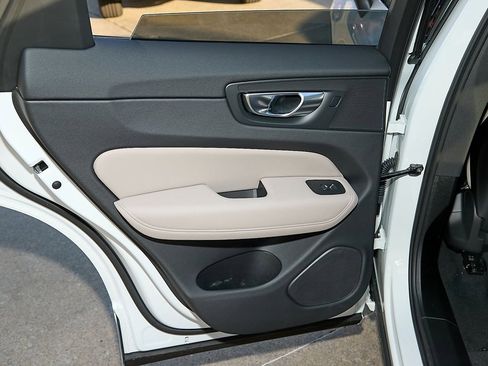 New 2026 Volvo XC60 B5 Plus w/ Protection Package Premier image 17