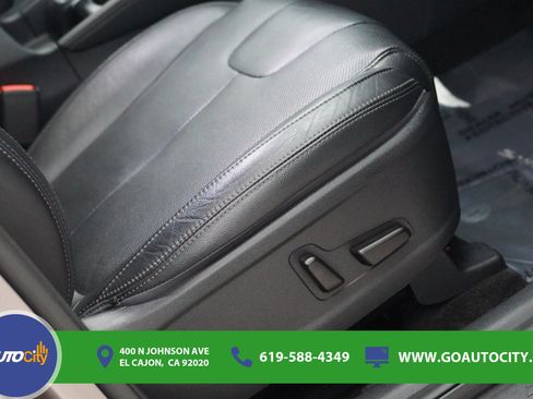 Used 2020 Hyundai Santa Fe SEL w/ Convenience + Premium Package FWD image 16