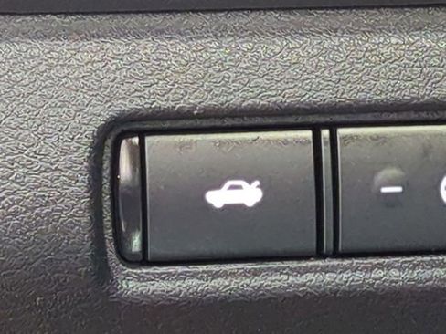 Used 2025 Nissan Altima 2.5 SV FWD image 30
