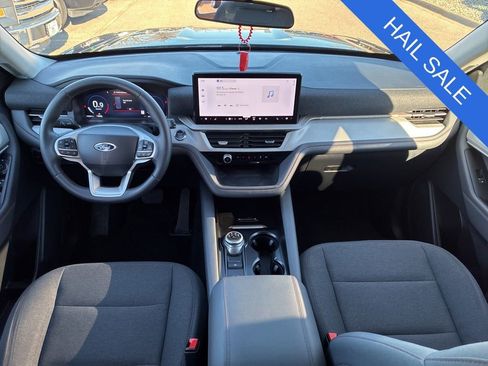Used 2025 Ford Explorer Active AWD/4WD image 15