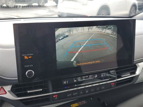 Used 2025 Toyota Sienna XSE image 32