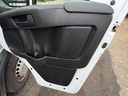 Used 2024 RAM ProMaster 2500 w/ Convenience Group FWD image 19
