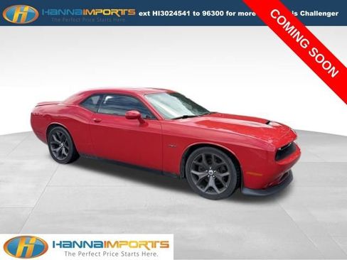 Used 2019 Dodge Challenger R/T w/ Cold Weather Group RWD image 1