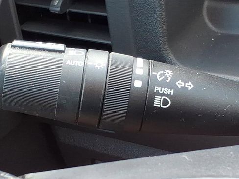 Used 2012 Jeep Liberty Limited Jet image 21