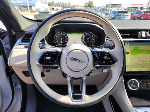 Certified 2024 Jaguar F-PACE R-Dynamic S image 18