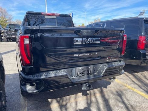 Used 2025 GMC Sierra 3500 Denali Ultimate image 11