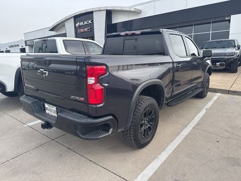 Used 2022 Chevrolet Silverado 1500 ZR2 w/ Technology Package image 4