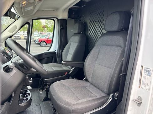 Used 2025 RAM ProMaster 2500 w/ U-Haul Equipment Group FWD image 5