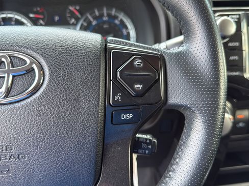 Used 2018 Toyota 4Runner TRD Off-Road AWD/4WD image 22