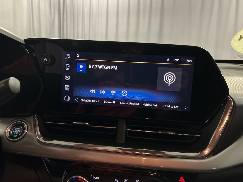 Used 2025 Chevrolet Trax LT w/ LT Convenience Package FWD image 15