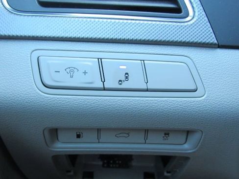 Used 2017 Hyundai Sonata Plug-In Hybrid image 34