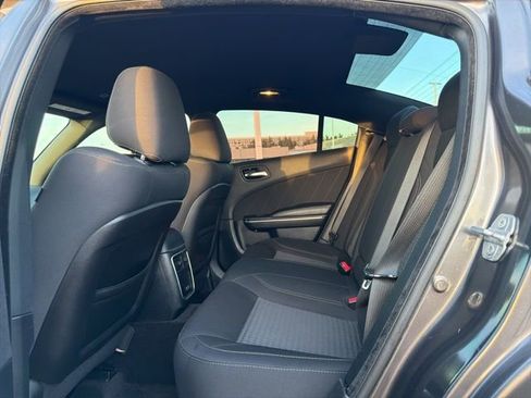 Used 2018 Dodge Charger R/T w/ Navigation & Travel Group image 10