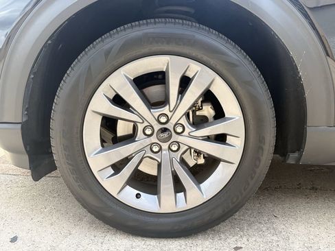 Used 2023 Ford Explorer XLT w/ Equipment Group 202A RWD image 9