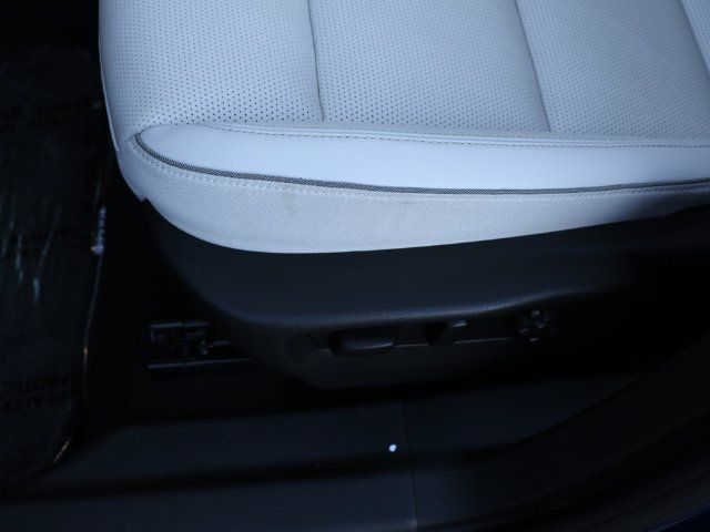 Used 2025 Buick Envision Avenir AWD/4WD image 21