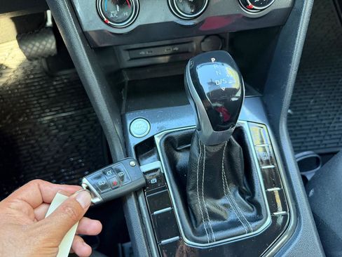 Used 2022 Volkswagen Tiguan S image 19