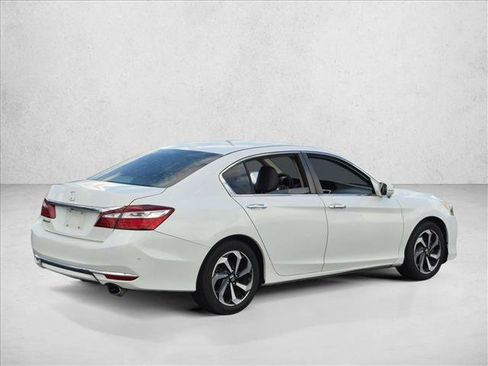 Used 2016 Honda Accord EX image 5