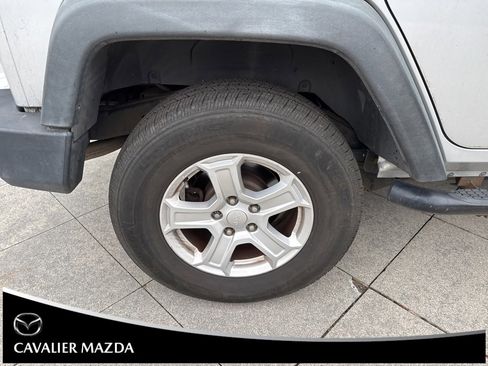 Used 2012 Jeep Wrangler Unlimited Sport w/ Connectivity Group image 13