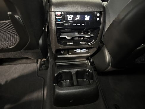 Used 2021 Jeep Grand Cherokee L Laredo w/ Luxury Tech Group I image 9