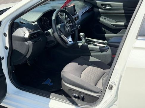 Certified 2024 Nissan Altima 2.5 SV FWD image 11