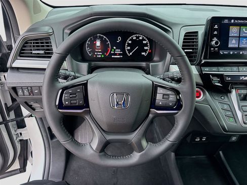 Certified 2026 Honda Odyssey EX-L image 13