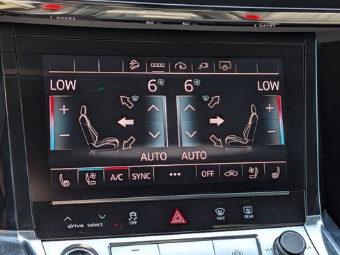 Used 2023 Audi e-tron Premium Plus w/ Premium Plus Package AWD/4WD image 23