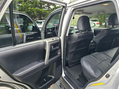 Used 2022 Toyota 4Runner SR5 image 10