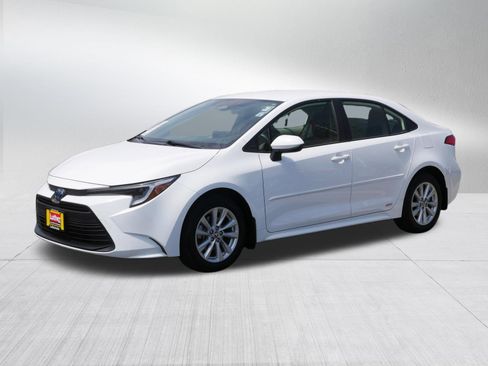 Used 2023 Toyota Corolla LE w/ LE Convenience Package AWD/4WD image 3