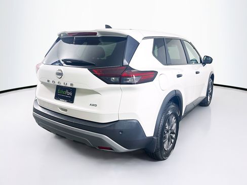 Used 2023 Nissan Rogue S image 9