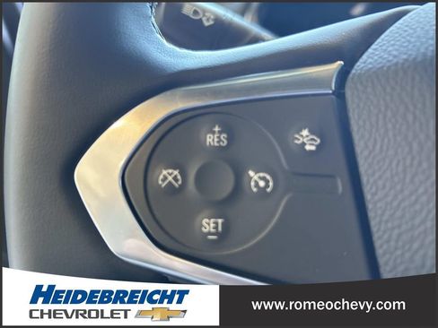 Used 2023 Chevrolet Traverse LT FWD image 19