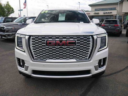 Used 2024 GMC Yukon XL Denali AWD/4WD image 3