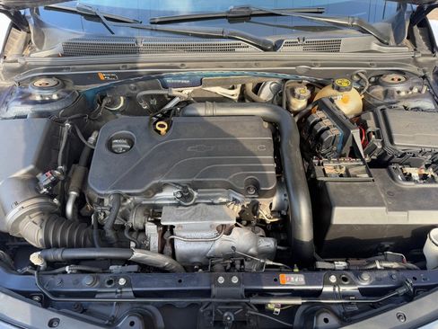 Used 2017 Chevrolet Malibu LT image 16