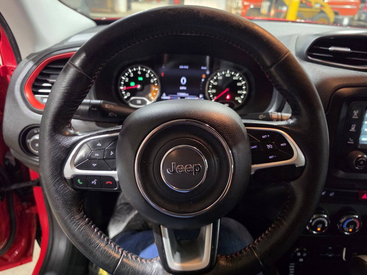 Used 2016 Jeep Renegade Trailhawk w/ Cold Weather Group AWD/4WD image 34