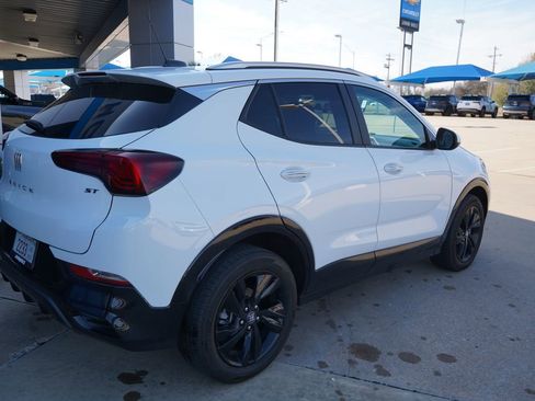 Used 2024 Buick Encore GX Sport Touring image 10