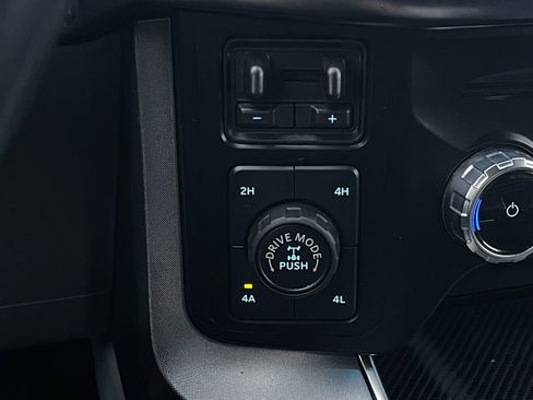 Used 2023 Ford F150 Limited image 17