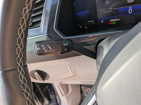 Used 2023 Volkswagen Tiguan SE w/ Panoramic Sunroof Package FWD image 28